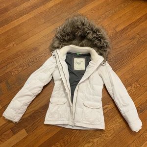 A&F puffy coat with removable faux fur hood